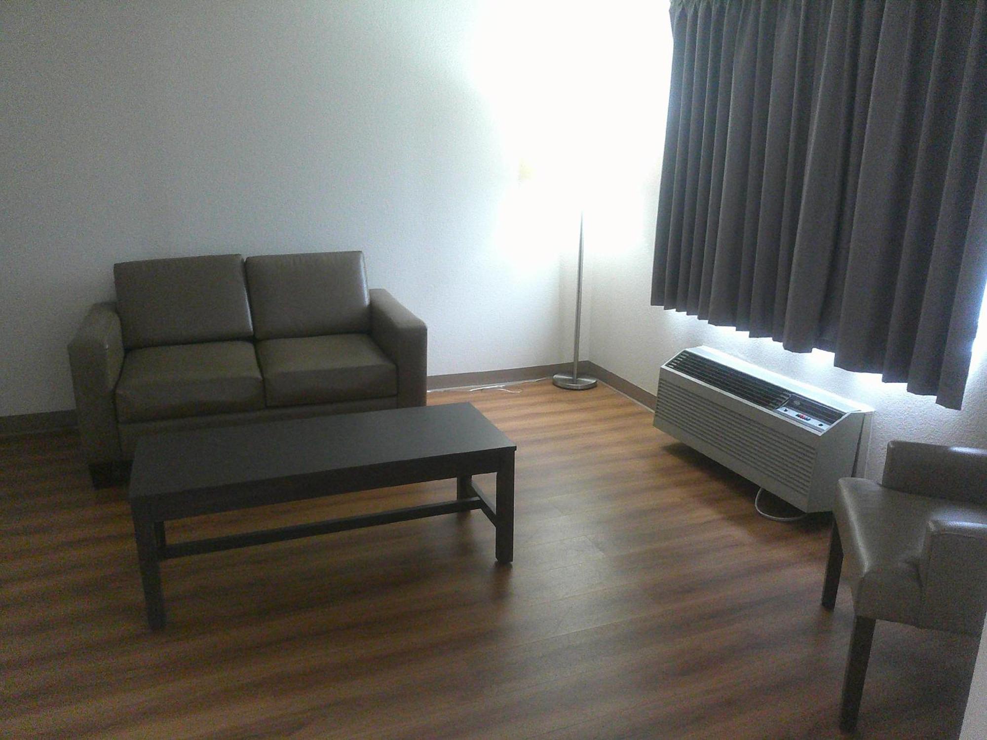 Red Roof Inn Палатин Екстериор снимка