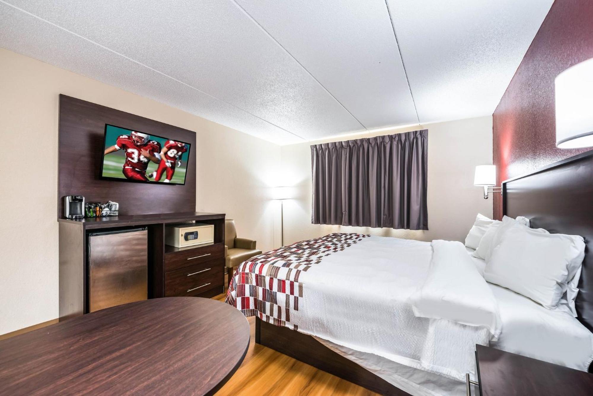 Red Roof Inn Палатин Екстериор снимка